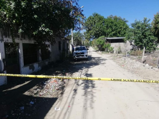 En la colonia Sinaí del sector Rivera Hernández fue encontrado hoy un joven encostalado.