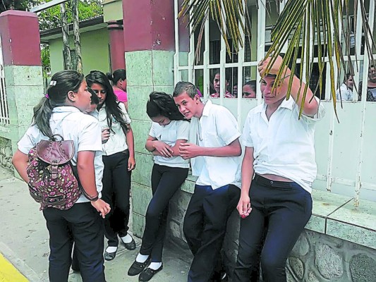 Centro Básico Fidelina Cerros reclama más docentes a la Departamental de Educación