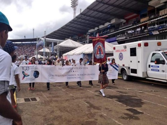 Tegucigalpa disfruta al máximo el cumpleaños de la Patria