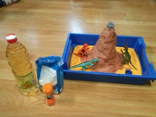 Pasos para hacer un volcán de arena