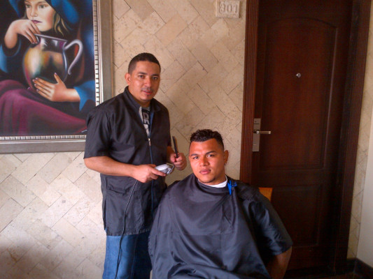 Sus tijerazos dan suerte a la Selección de Honduras