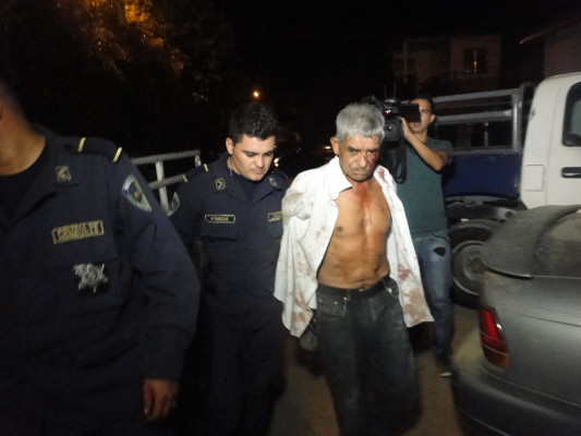 Anciano mata con un hacha a su esposa