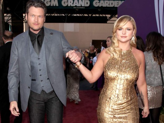 Blake Shelton demanda a revista por difamación