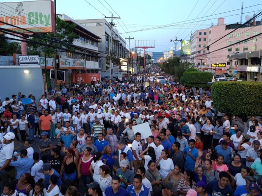 Capitalinos piden paz, tranquilidad y esperanza a la clase política