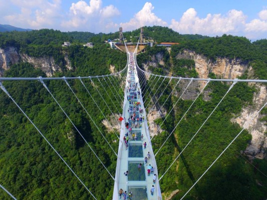 El puente de cristal más largo del mundo