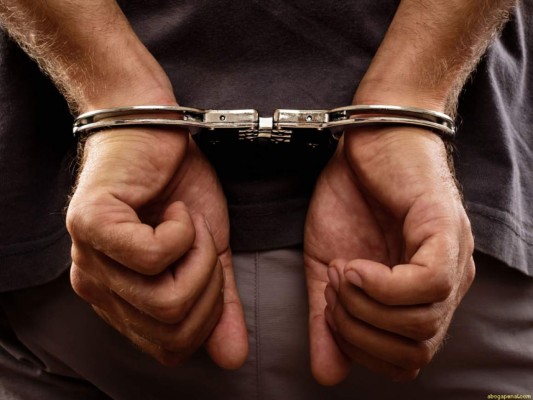 Hombre de 50 años es detenido por supuestamente abusar de un anciano de 82 años