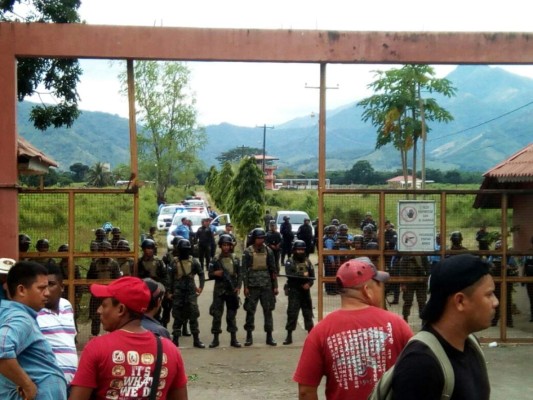 Desalojan a invasores en tierras que eran de los Cachiros