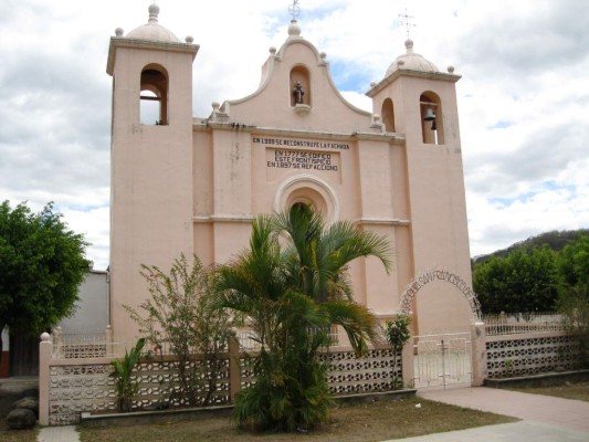 Mujer es asesinada presuntamente por su pareja frente a su hija de cinco años