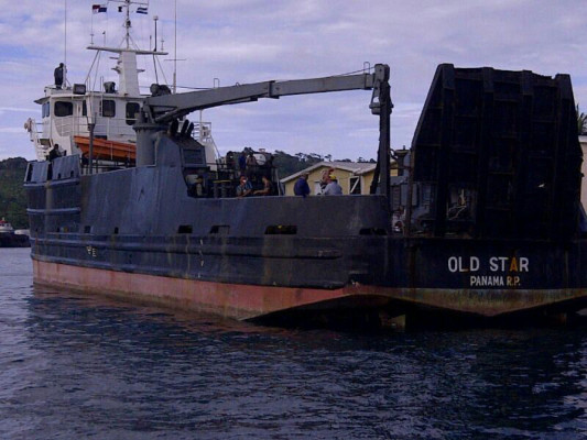 Naval de Honduras incauta armas y droga oculta en 22 láminas