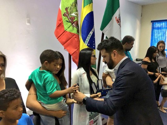Homenajean a familiares de víctimas del Chapecoense a casi un año de tragedia