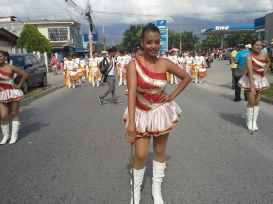 Reñido pulso entre las bandas marciales de Honduras