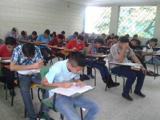 700 jóvenes buscan ingresar al Técnico Alemán de San Pedro Sula
