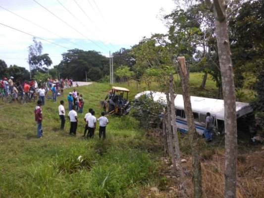 Más de 20 heridos deja accidente de bus en Olanchito, Yoro  