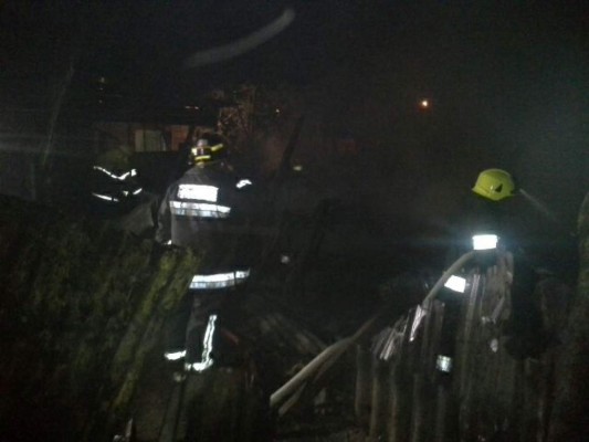 Incendio destruye 7 viviendas en bordos de San Pedro Sula