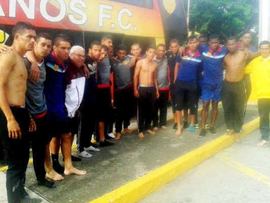 Secuestran y asaltan a equipo de fútbol profesional en Venezuela