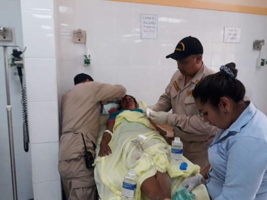Volcamiento deja un muerto y 12 personas heridas en Lempira