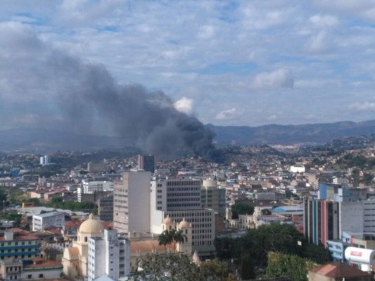 Un incendio consume dos viviendas en Comayagüela