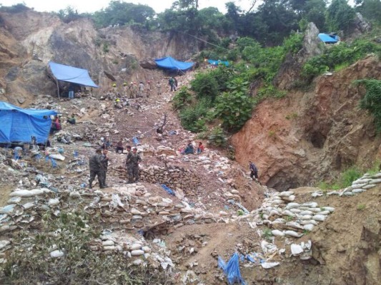Continúa el rescate de mineros atrapados en el sur de Honduras