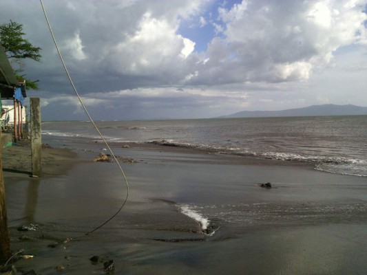 Copeco decreta alerta verde por posible marejada en el pacífico