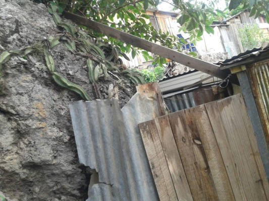 Lluvias causan estragos en distintos puntos del país