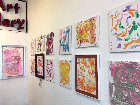 'Bubbles”, el simio con dotes artísticos