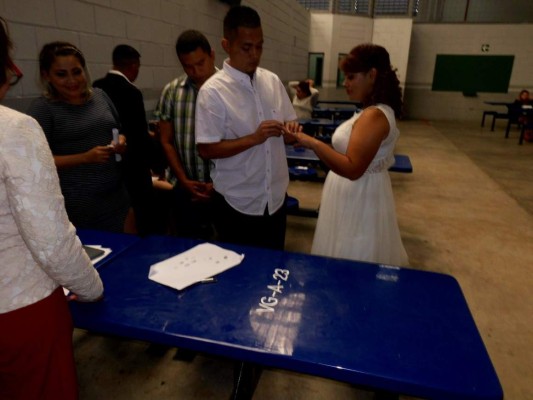 El amor llega a El Pozo I, se casan 31 privados de libertad