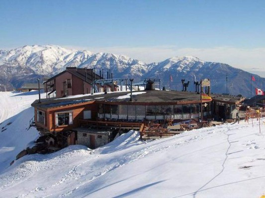 La oferta gastronómica es variada. También hay autoservicio, quinchos, pub y discoteca.