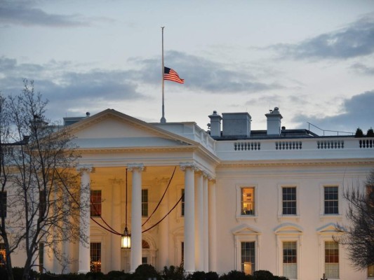 Alerta en la Casa Blanca tras recibir un paquete con cianuro