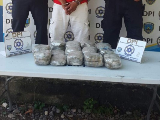 Con supuesta marihuana capturan a un hombre en La Ceiba