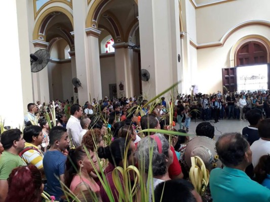 Feligresía católica sampedrana celebra con fervor el Domingo de Ramos