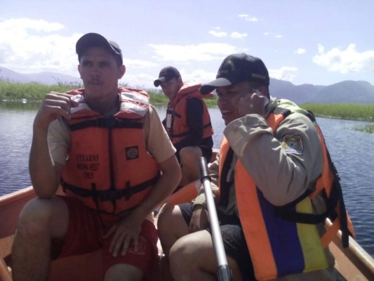 El equipo de rescate acuático del Cuerpo de Bomberos de Santa Cruz buscó los tres hombres desde el pasado martes.