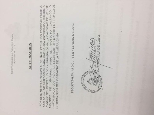Rosa Elena de Lobo autorizó a su secretario a recibir fondos