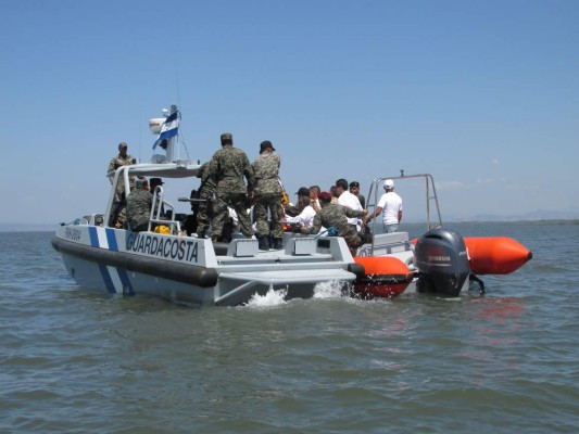 Un herido en pelea en el Pacífico entre la Naval y pescadores salvadoreños