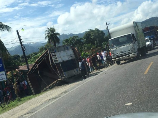 Cuatro muertos deja accidente en la carretera entre El Progreso y Tela