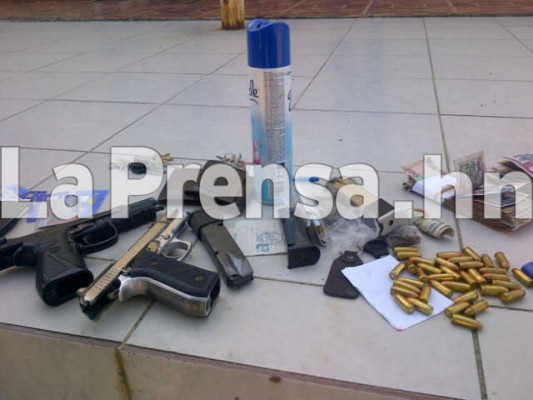 Detienen a cuatro hombres con armas y dinero en El Progreso