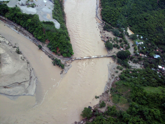 México: Huracán Manuel toca tierra en Sinaloa