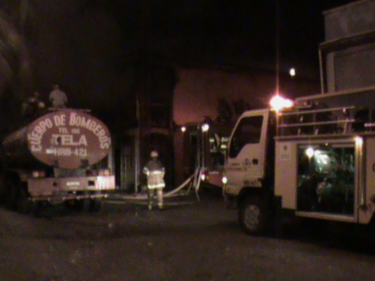 Se incendia una discoteca en Tela