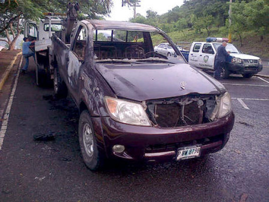 Encuentran tres cadáveres calcinados dentro de un carro en Tegucigalpa