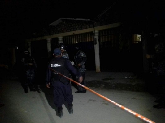 Dos pandilleros muertos y dos policías heridos en enfrentamiento