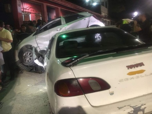 Al menos tres personas heridas deja choque en la Rivera Hernández