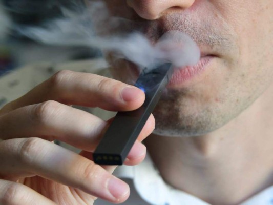 EEUU anuncia prohibición parcial de cigarrillos electrónicos aromatizados