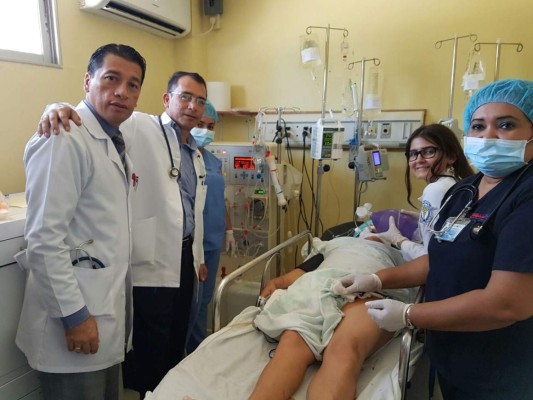 Inauguran sala de hemodiálisis en el Hospital Atlántida de La Ceiba