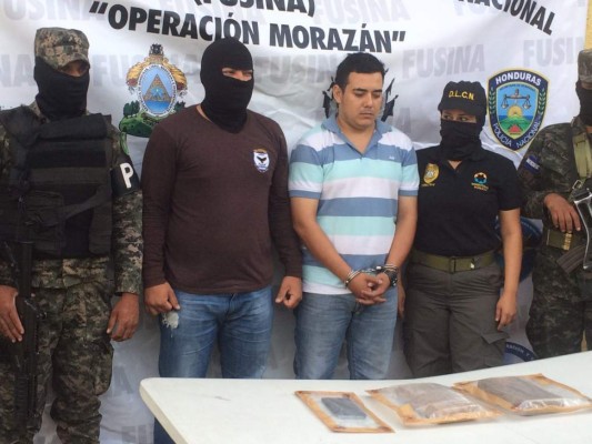 Lo capturan en un carro de lujo con cocaína en Santa Bárbara