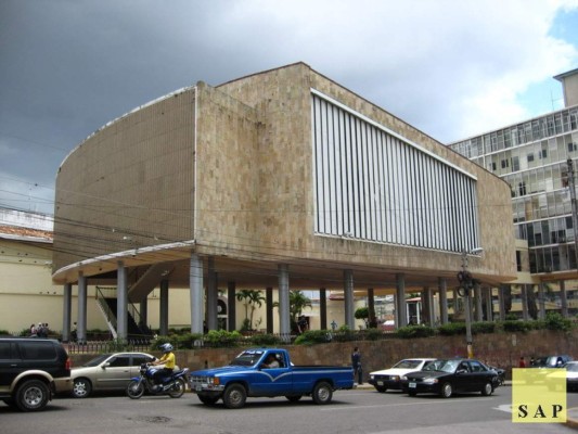 Investigan fortuna de tres diputados en Honduras