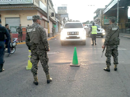 Tegucigalpa luce resguardada de militares y policías durante traspaso presidencial