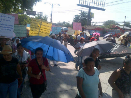 Patronatos de Honduras marchan por bulevares de San Pedro Sula