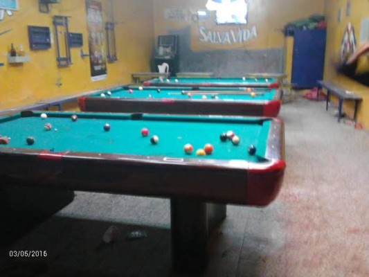 Sicarios se subieron a mesas y dispararon contra todos en billar