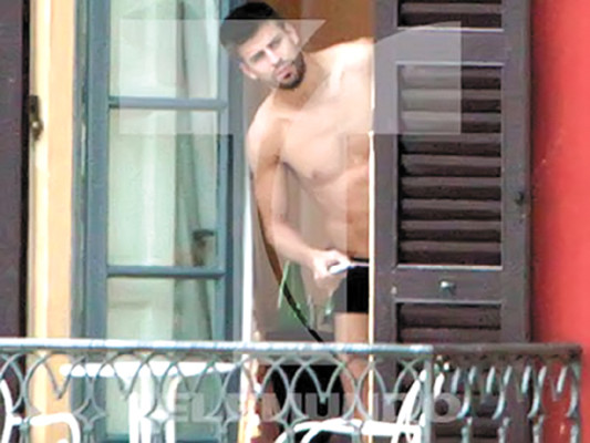 Shakira y Piqué: besos y abrazos a flor de piel