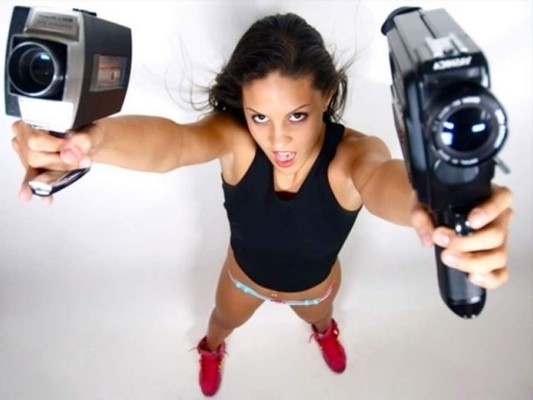 Actriz de cine para adulto quiere llevarse a la cama a Iniesta