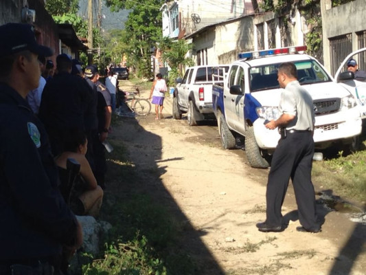 Detienen a ocho pandilleros con armas y chaleco antibalas en San Pedro Sula